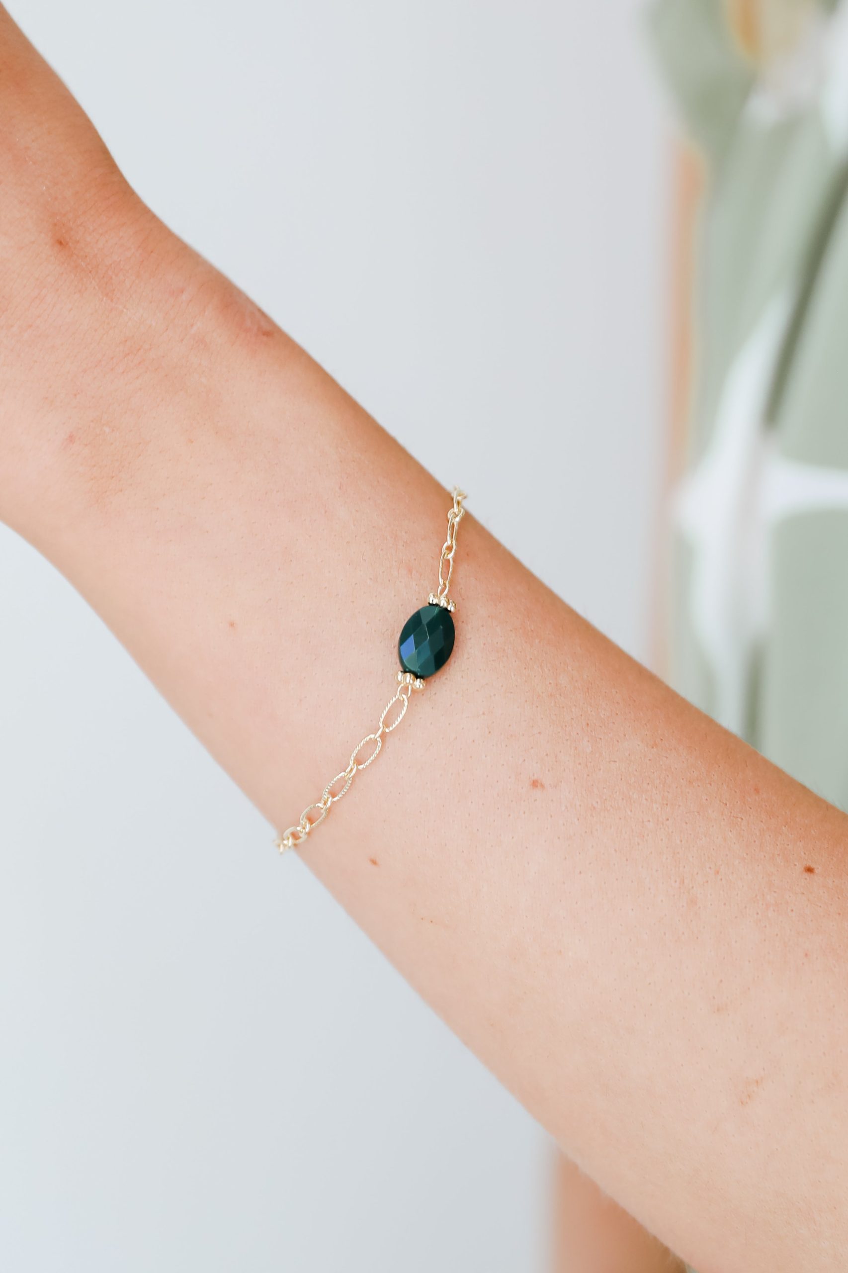 shopdressup_green_gem_stone_bracelet-2.jpg